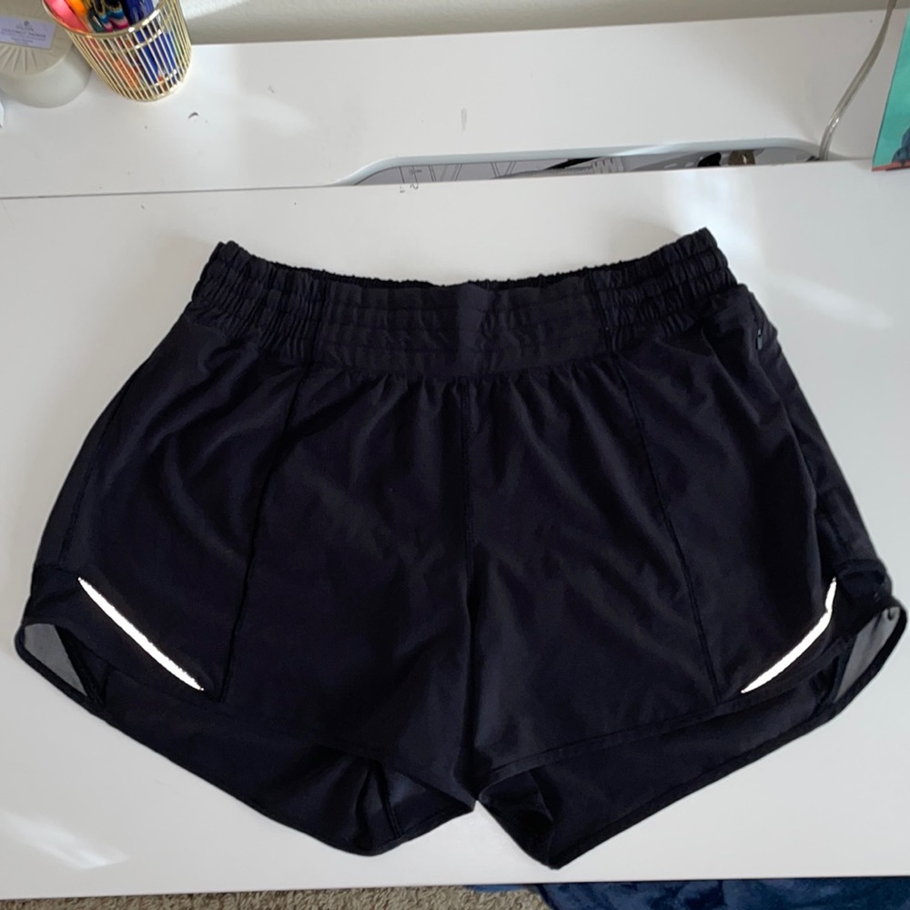 Lululemon black high-rise lined short 4” inseam size 10